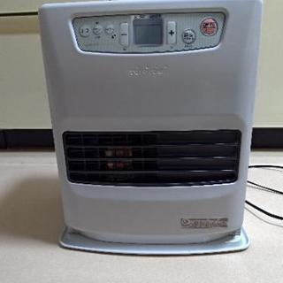《トヨトミ製》灯油ファンヒーター2017年製　電動ポンプと20L...
