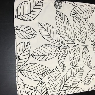 IKEA クッションカバー 55×55 モノトーンボタニカル柄の画像
