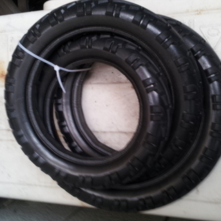 26-1.95ノーパンクタイヤ新品
