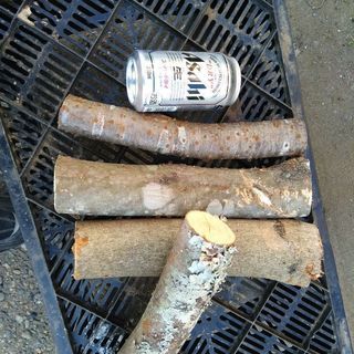 【在庫30kg程度】広葉樹ミックス丸薪！（丸１年乾燥）。含水率１８％程度。長さ２９cm。茨城県潮来市。の画像