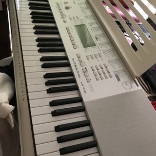 電子ピアノ