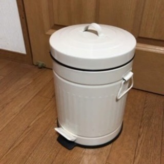 ペダル式ダストボックスあげます