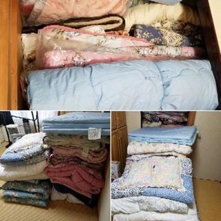 まだまだあります布団各種多数ございます。