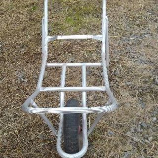 ご希望者と取引が確定しました■アルミ製一輪車　現状のままのお渡しです