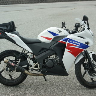 【商談中】HONDA CBR125R 国内モデル(JC50) H25年式 タイヤバリ山 社外マフラー LEDヘッドライト シートバック 自賠責 サービスマニュアル付き　の画像