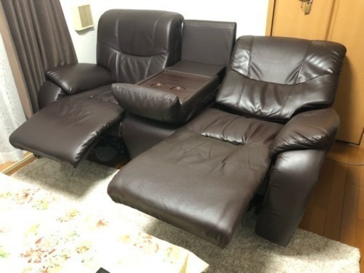 半額！緊急値下げ！3人掛け電動リクライニングソファ