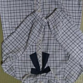 水色チェックの服