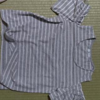 グレーのオフショル
