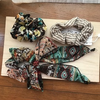【お話し中】中古 ヘアアクセサリー8点セットの画像