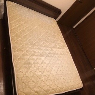 取引中 急募！ダブルベット マットレス付き タダであげます！