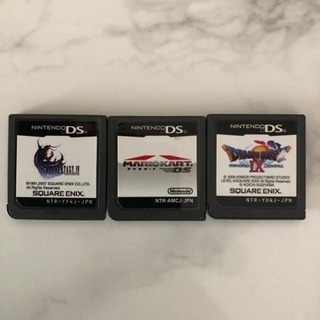 Nintendo DS Light & ゲームソフト3本の画像