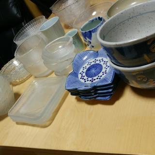 ガラス皿等♪差し上げますの画像