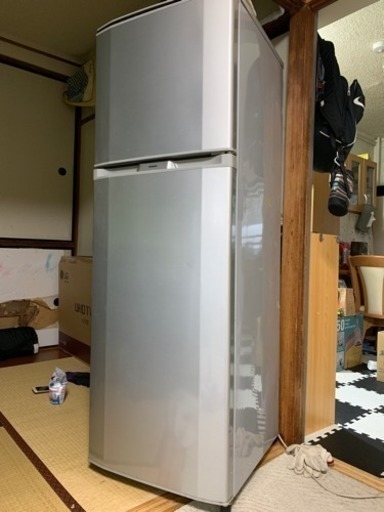 HITACHI製の2ドア冷蔵庫 2008年