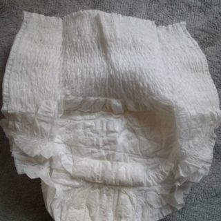 70%OFF　バラ可　大人用 おむつ M〜L 男女兼用　生理用品...