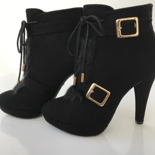 ショートブーツの画像