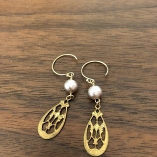 コットンパールとゴールドのピアス