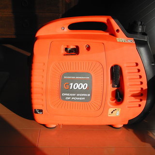 インバーター発電機 G1000i  ガソリン　美品