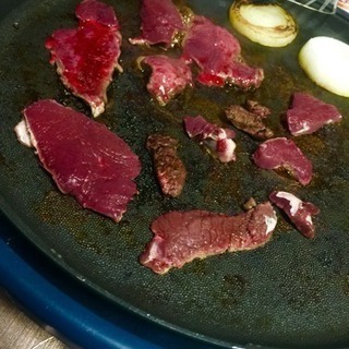 鹿肉を探しています