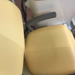 合皮シートの張替えを出来る方を緊急募集！の画像