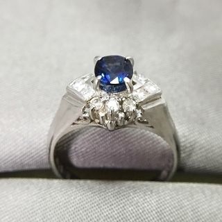 サファイア リング 0.77ct