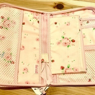 ★新品！mezzo pianoのベビー服と手帳ケースの画像