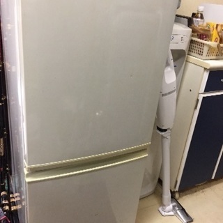 シャープ冷蔵庫  SJ-14K