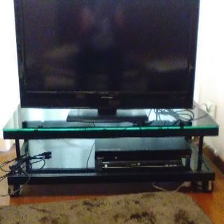MITSUBISHI 液晶テレビ　32型　　TV台もお付けします　ほとんど使ってない美品です 
