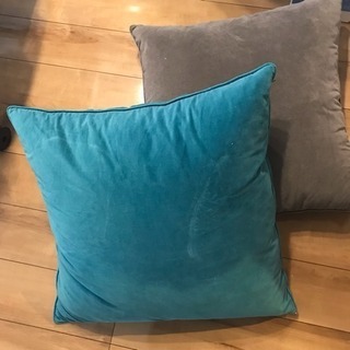 IKEA 60×60 クッション二色