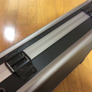 メーカー不明 アタッシュケース型 ガンケース ハードタイプ ブラック アルミ製 ほぼ未使用の画像