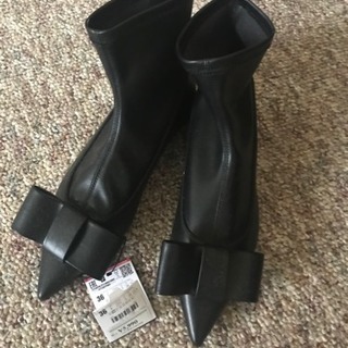 新品 Zara ブーツ