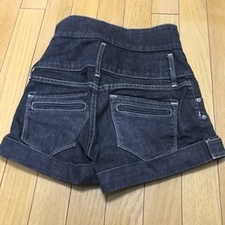 ハイウエスト、ジーンズの画像