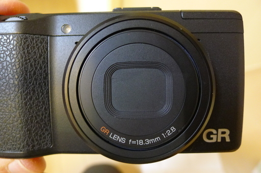 【RICOH】GR  APS-CサイズCMOSセンサー