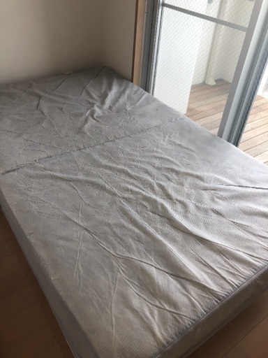 ベッド
