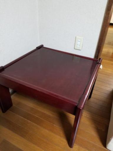 サイドテーブル