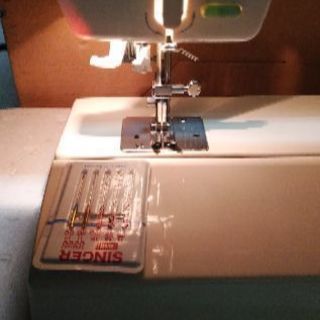 新品10万以上、箱入電子ミシン、モーター不良