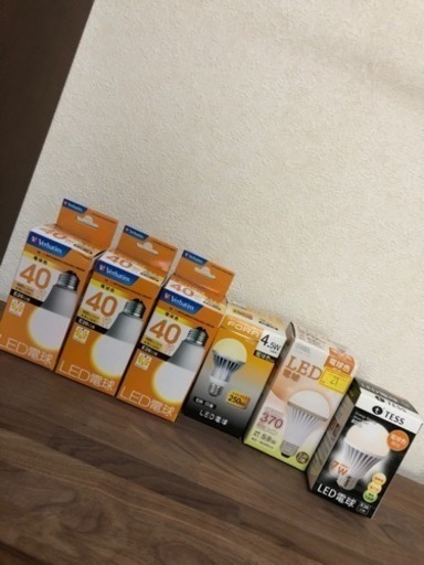 LED電球 E26口金 色複数