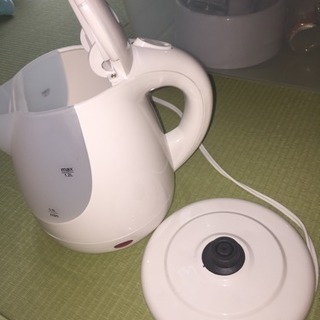電気ケトル KOM KTD-200の画像