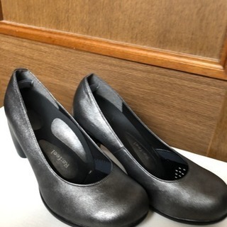 コロンとかわいいパンプス