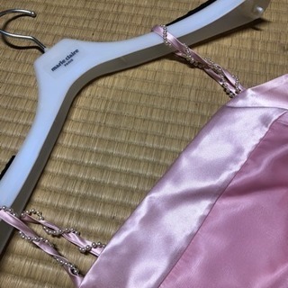 ピンクドレスの画像