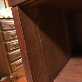 アンティークサイドボードの画像