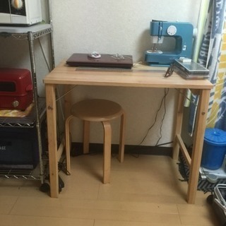 ☆取引中☆テーブルと椅子譲ります。
