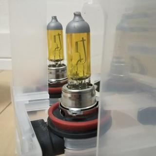 カーメイト GIGA 極黄光 H11用(イエローバルブ)2300Kの画像