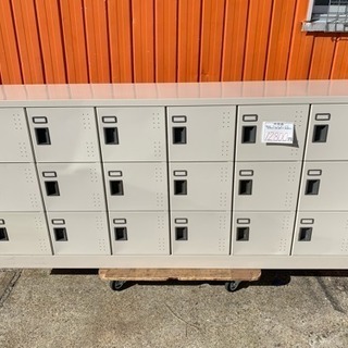 JI-9 【オフィス家具専門店】豊国工業のスチール扉 引き違い書庫です 