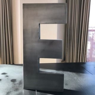 コンランショップ 『E』スチール製