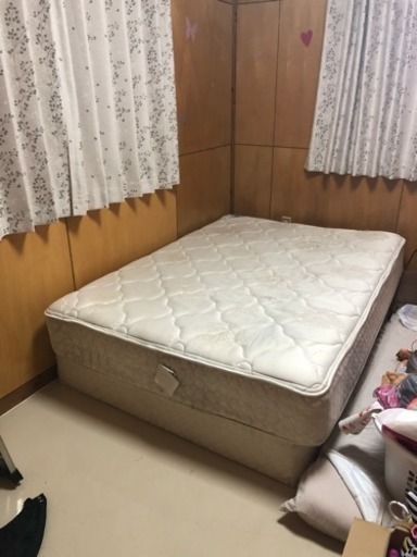ダブルベッド