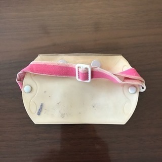 スノーゴーグル、グローブ、帽子の画像