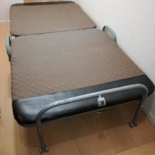 折りたたみベッド（無料）
