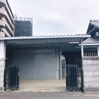普通の倉庫です。駐車場空き多数あり
