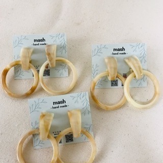 ハンドメイドピアス★   ￥７００