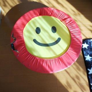 トランポリン